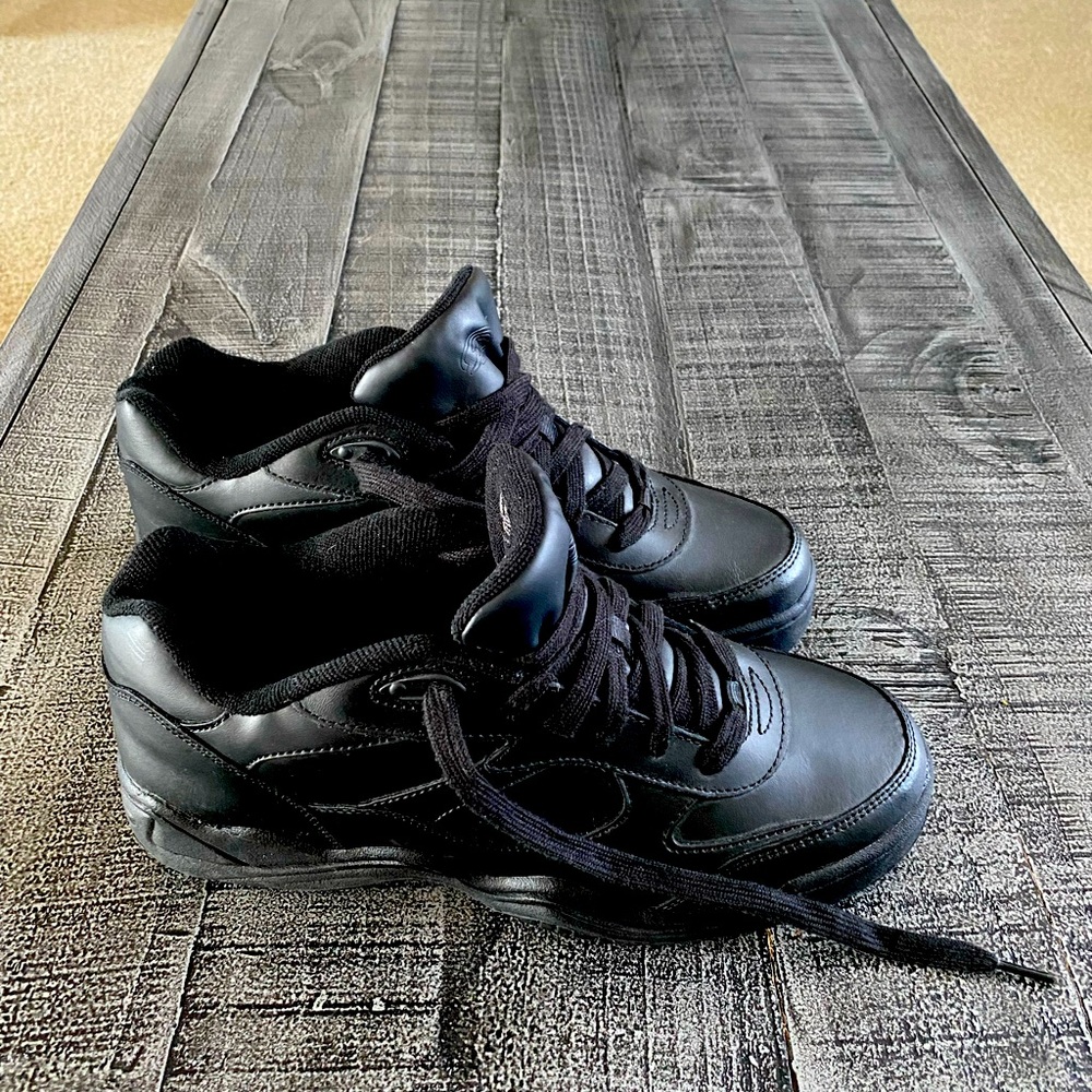 Dr. Scholl oil and slip resistant work shoes.  Men’s 8.5 EE.  Black.